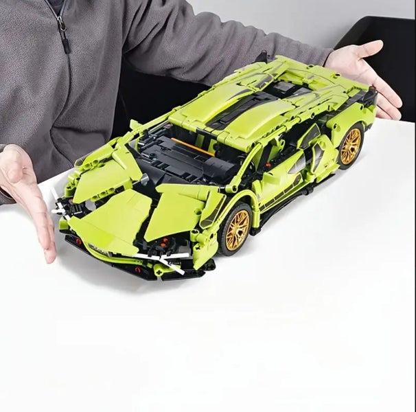 1300pcs+ Lamborghini Technical Building Set Carousel 4