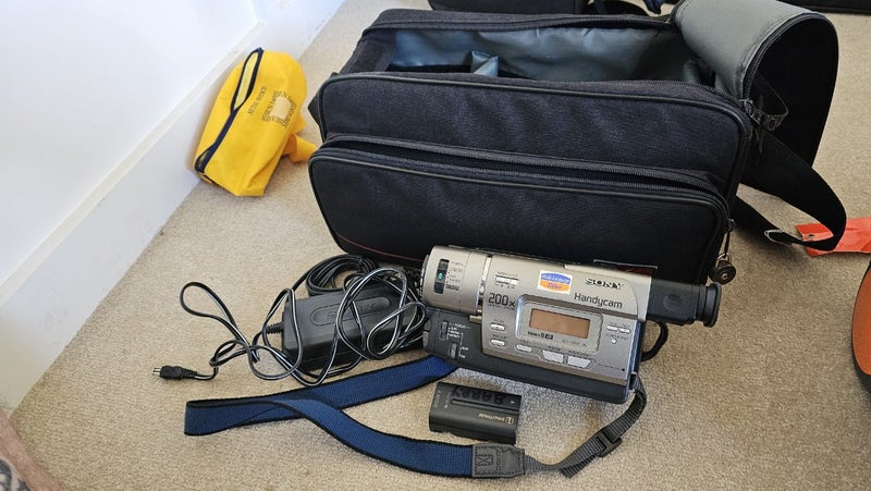 Sony Handycam CCD-TR317E **WORKING** Carousel 1
