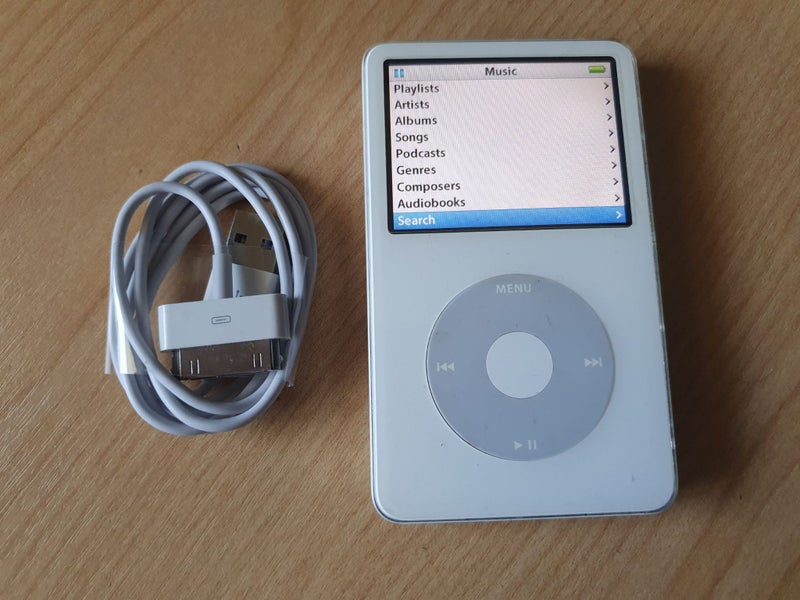 iPod Classic 5th Gen 128gb Carousel 1