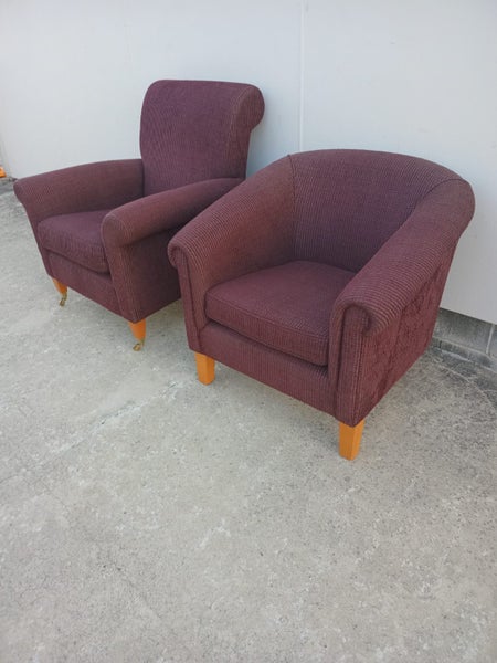 ## PAIR OF LOUNGE CHAIRS ## Carousel 2