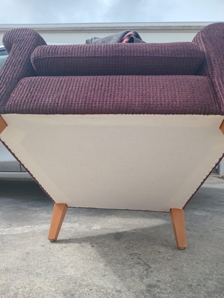 ## PAIR OF LOUNGE CHAIRS ## Carousel 19