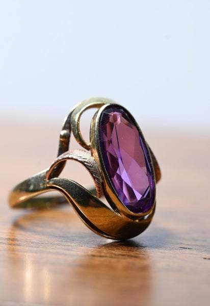 Amethyst Ring 14kt Gold Art Noveau Carousel 1
