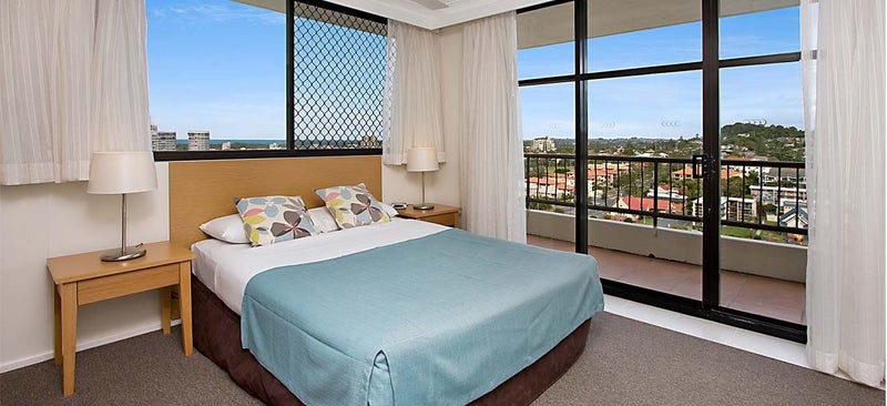 7 night Coolangatta Beachfront Apartment - Sleeps 6 - $225 per night Carousel 7