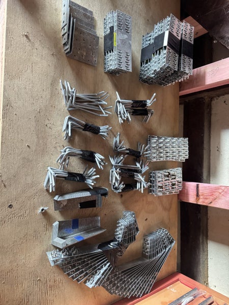Bulk lots (wire dog.nail plate. nails and so on ) Carousel 1