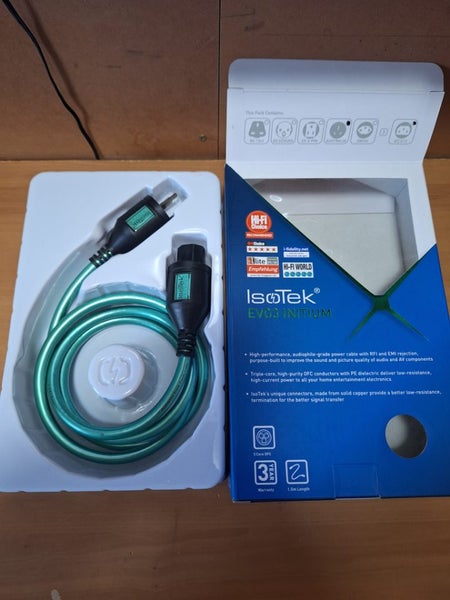 Isotek Evo3 Initium Power Cable Carousel 4