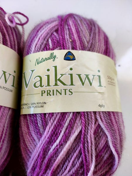 Waikiwi prints wool Carousel 2