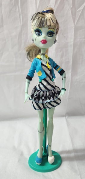 Monster High - Picture Day Frankie Doll Carousel 1