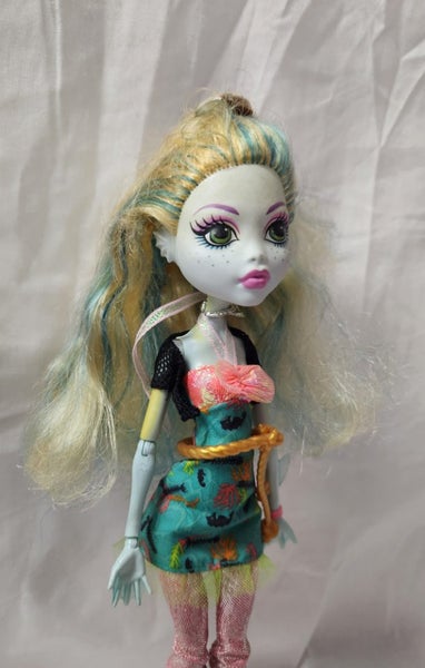 Monster High - Lagoona Blue Picture Day Doll Carousel 2