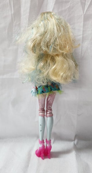 Monster High - Lagoona Blue Picture Day Doll Carousel 3