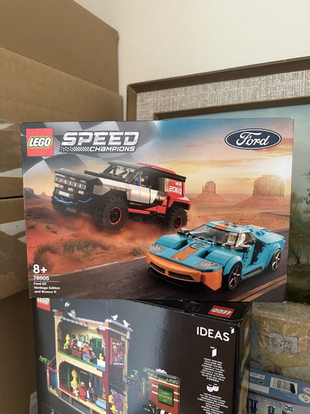 Lego 76905 Speed Champions Ford GT Heritage Edition and Bronco Carousel 1