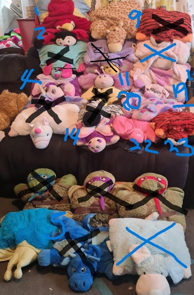 Bulk Pillow Pets - TMNT, Unicorns, Tiders, Ladybugs, Dogs, Pigs, Butterfles ... Carousel 1