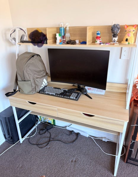 Desk Carousel 1