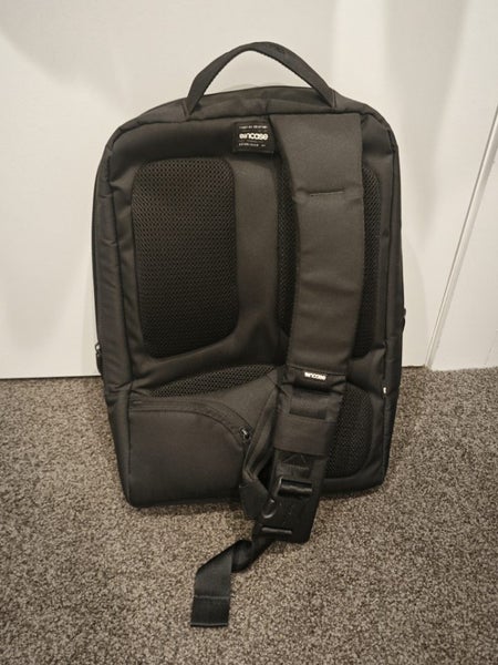 incase laptop bag Carousel 3