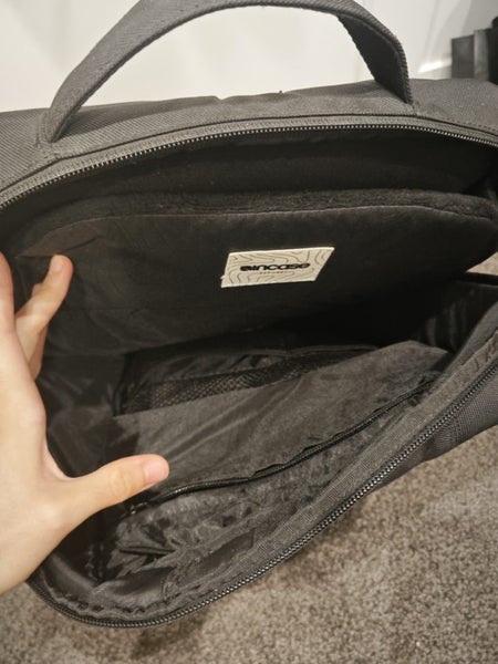 incase laptop bag Carousel 2