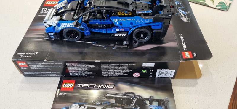 Lego McLaren Senna GTR 42123 Carousel 2
