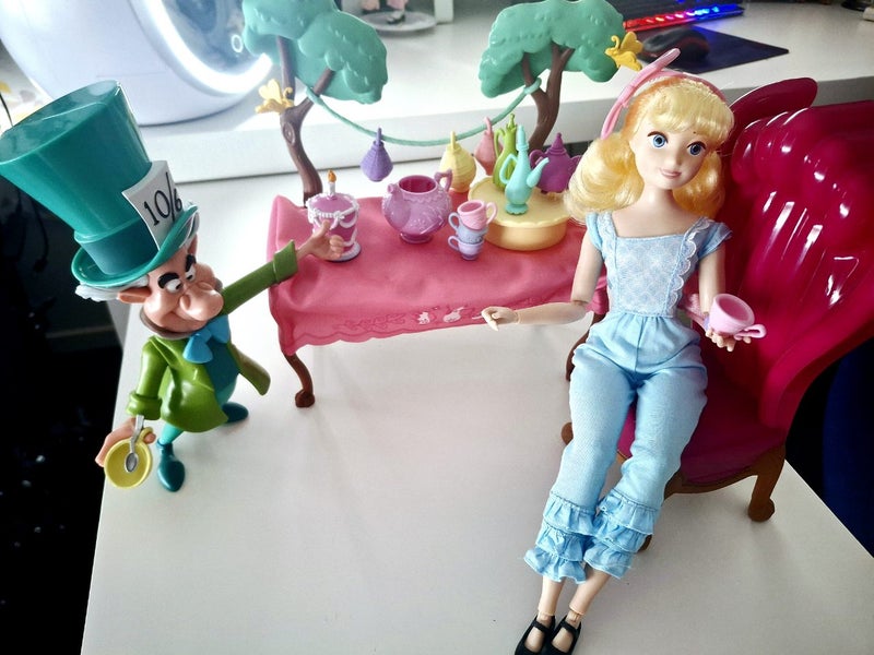 Bo Peep Doll and Disney Alice in Wonderland Play Set Carousel 6