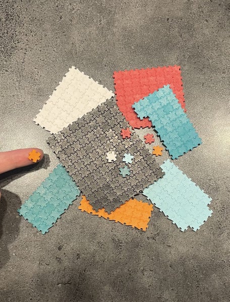 Coffee cup place mat puzzle Carousel 1