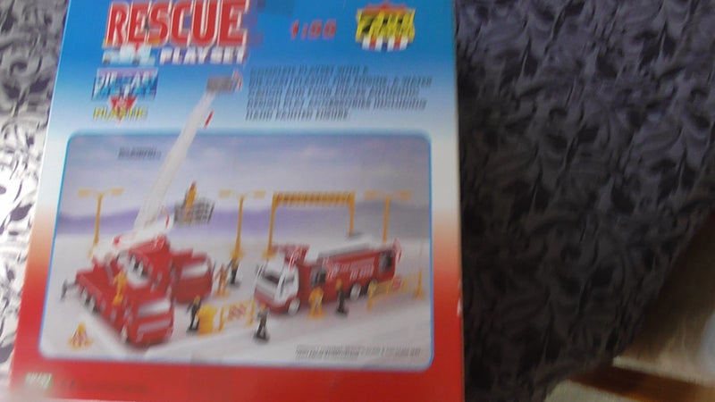 7 piece rescue playset Carousel 3