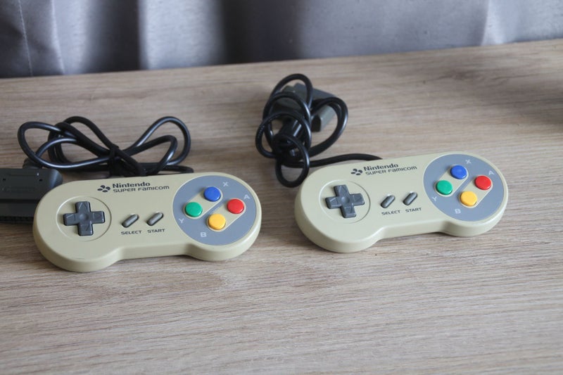 Nintendo Super Famicom - Working Condition - Incl. Accessories - Cheap Carousel 2