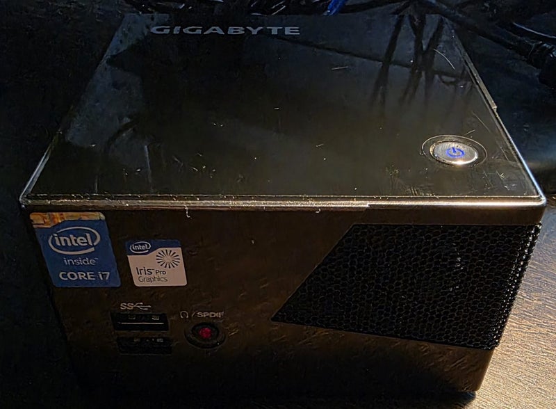 GIGABYTE BRIX Pro mini pc Carousel 1