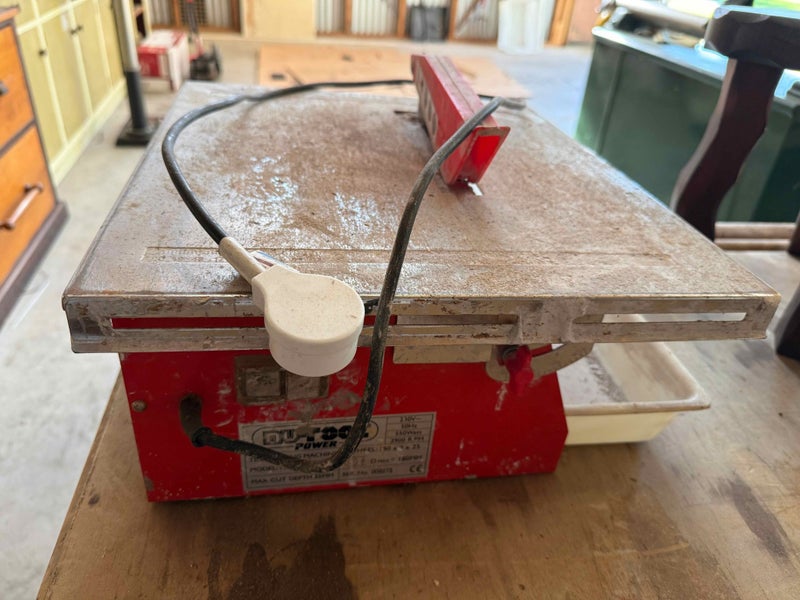 Tile cutter, useful machine to cut wall and floor tiles Carousel 1
