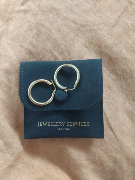 Rolled gold 9 carot ring earrings Carousel 1