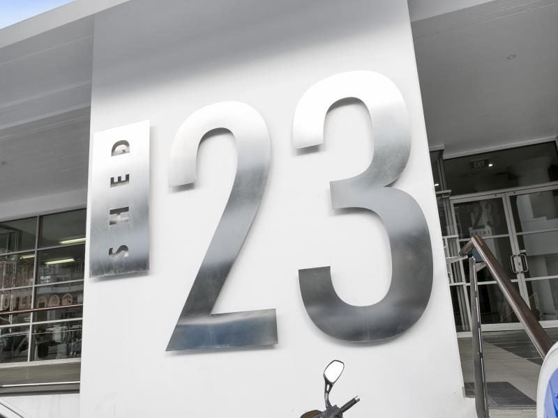 gallery carousel 17