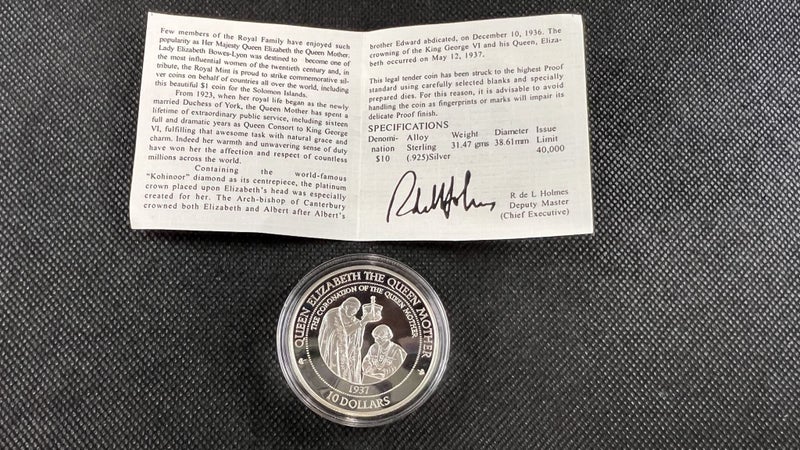 1995 Solomon Islands $10 Sterling Silver Proof Coin - H.M. Queen Mother - Y915 Carousel 2