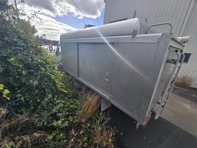 2013 Hino Dutro Car Licence / Lift Up Rear62865837747331113