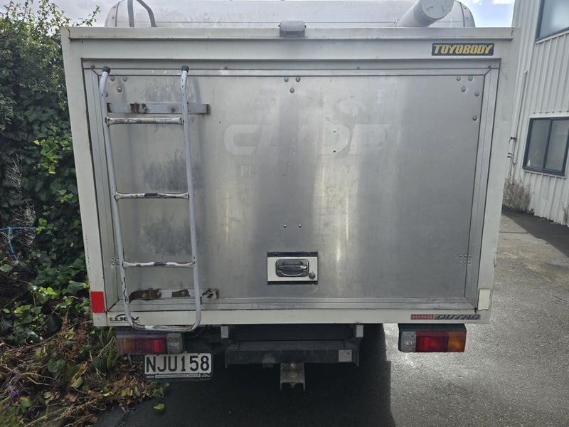 2013 Hino Dutro Car Licence / Lift Up Rear62865837747331114