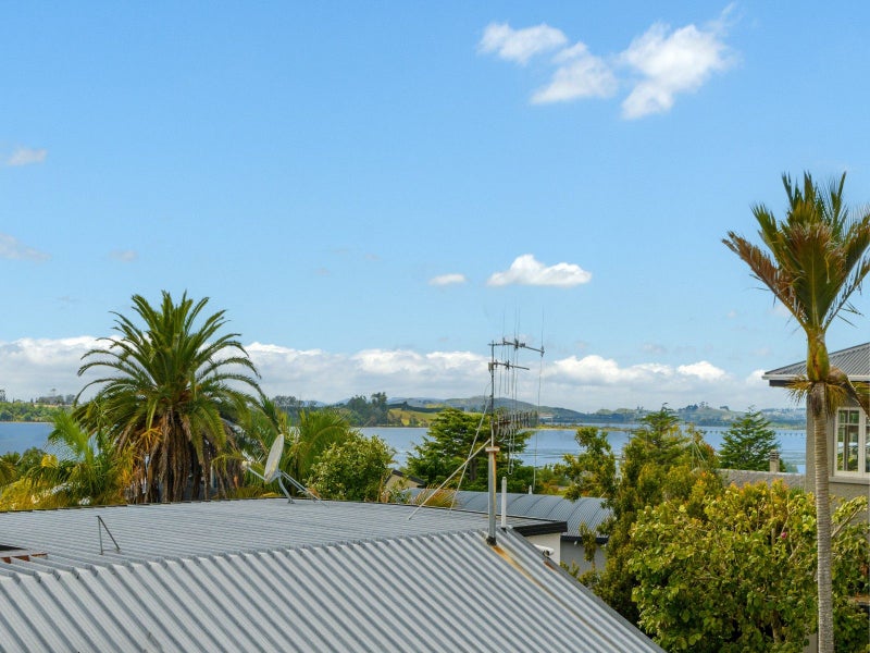 Image 3 of 23