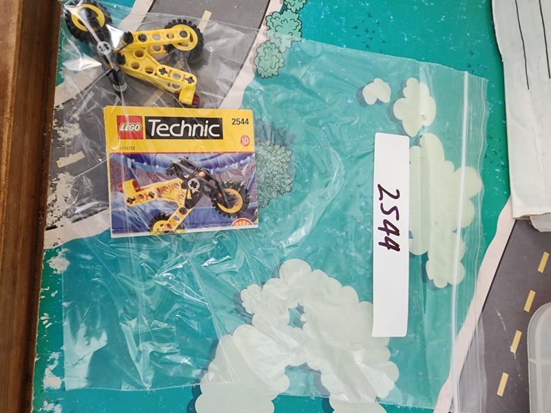 LEGO TECHNIC MOTORCYCLE Carousel 2