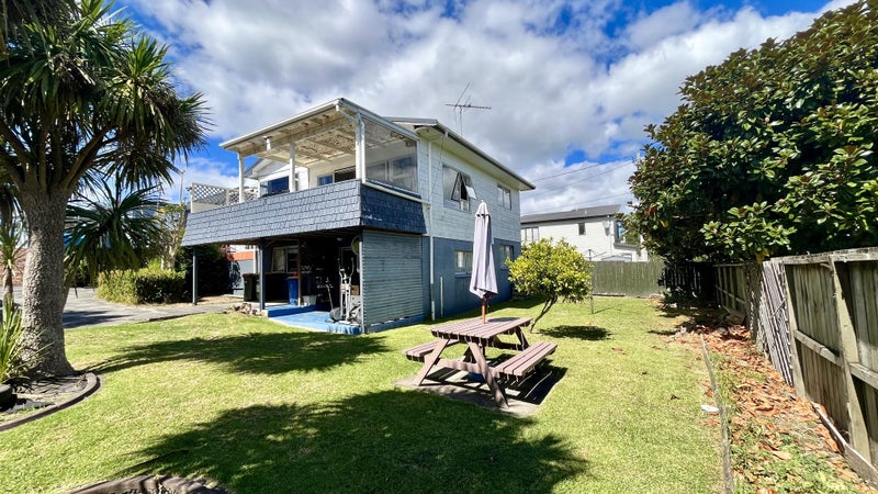 Image 2 of 30