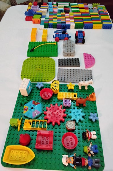 Bulk Duplo 4 Figures Goat ,Horse Large Board Plus lots more Carousel 1
