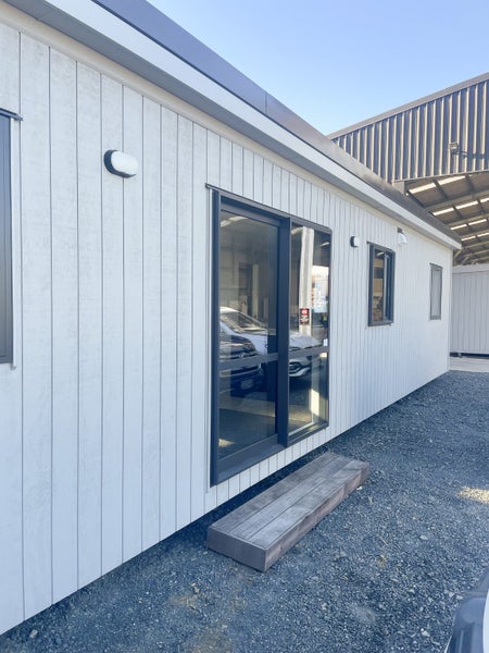 Unit2Go Large Tiny House 2 Bedroom 12.6m x 3.9m Carousel 7