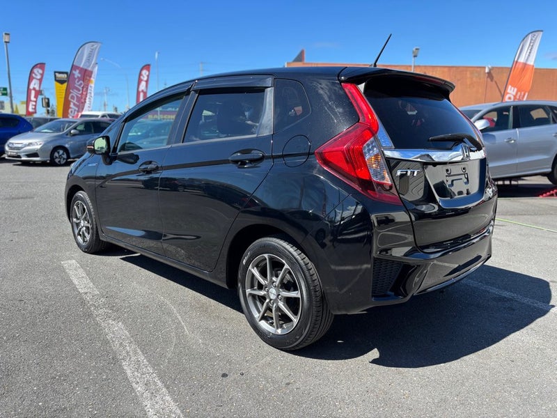 2013 Honda Fit Hybrid L Package62867852418050113