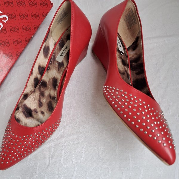 GUESS Red Shoes GENUINE LEATHER with gold Size 8 Carousel 1