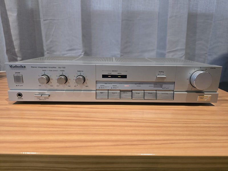 Technics SU-700 Stereo Integrated Amplifier Carousel 1