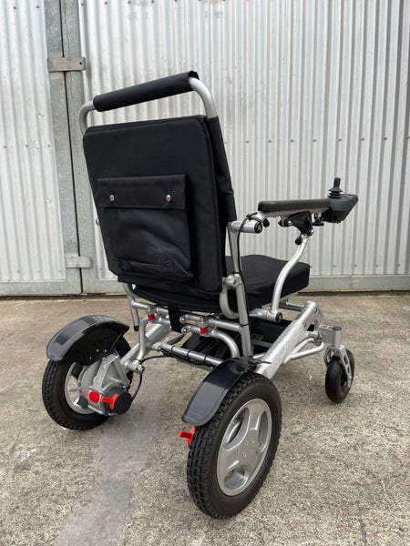 NEW!! SPECIAL! Light weight! Mobility power electric holding wheelchair! Carousel 2