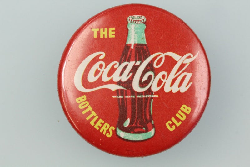 ESTATE COCA COLA BOTTLER'S CLUB BADGE Carousel 1