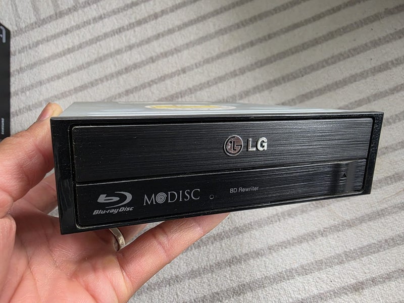 LG - Blue Ray DVD RW drive (Blue Ray Re-Writeable) Carousel 1
