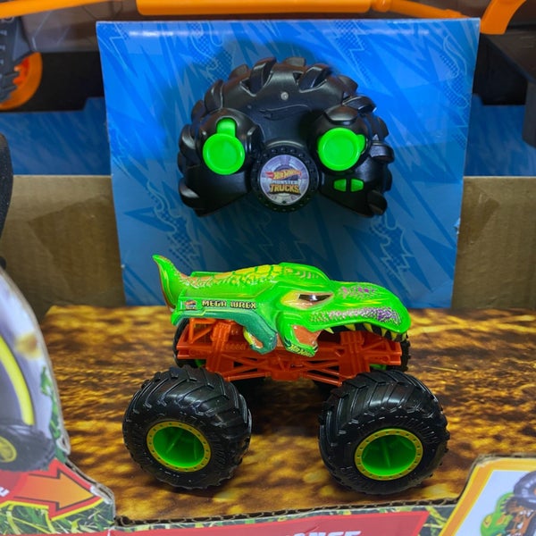 Hot Wheels Monster Trucks XL MEGA-WREX RC Vehicle Carousel 6