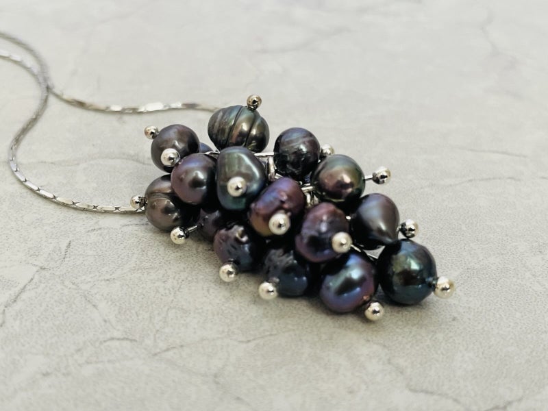 Freshwater Pearl Cluster Pendant Necklace Carousel 2