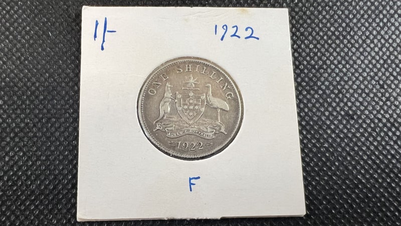 1922 Australian One Shilling Silver Coin - Fine Grade - Lot Y945 Carousel 1