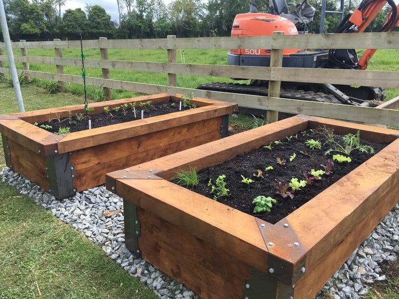 Rustic Garden / Planter Box Brackets Carousel 2