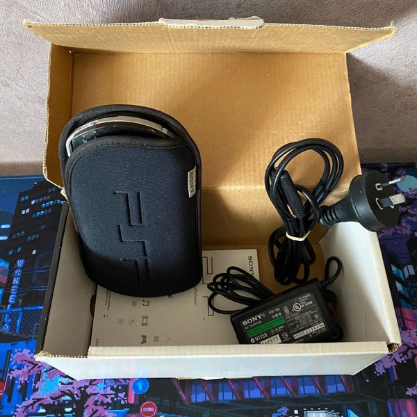SONY PSP 1002 Console Boxed - Black Carousel 7