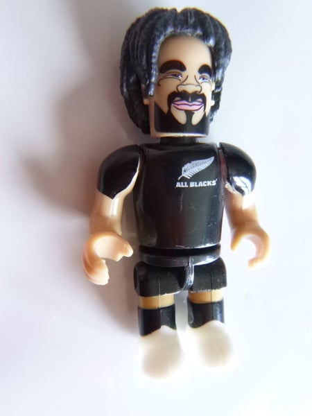 MAÁ NONU Playmobil All Black Miniature – Size 4.5cm Carousel 1