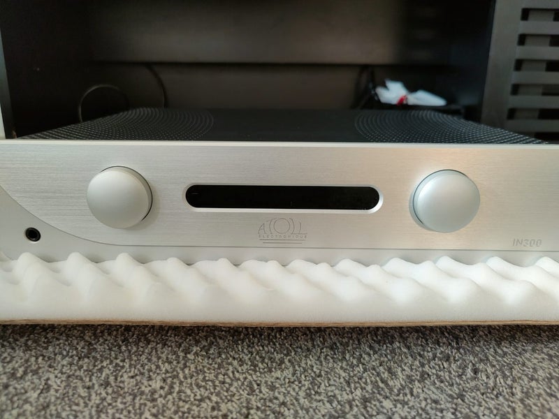 ATOLL IN300 Integrated Amplifier Carousel 1