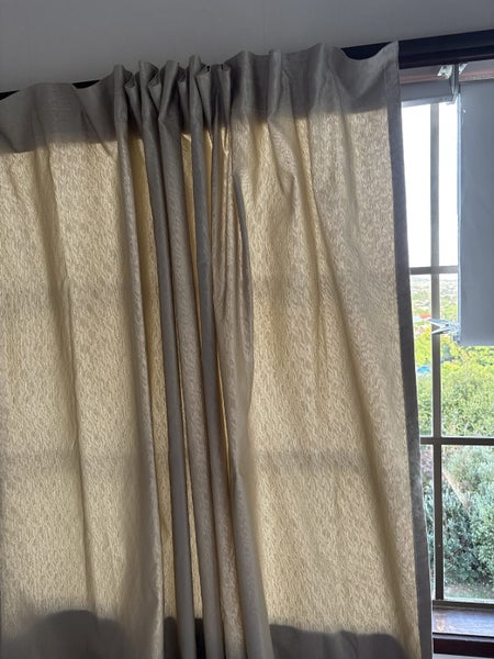 Curtains Carousel 7