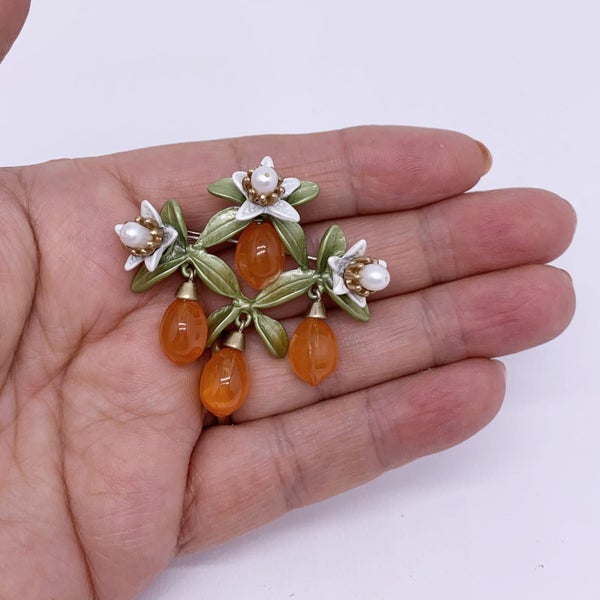 Brooch "Orange Blossom" Carousel 9
